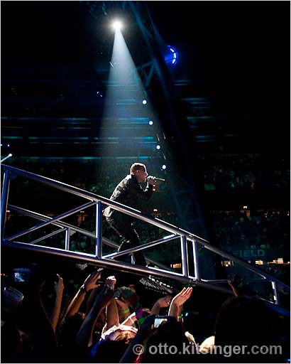Live U2 concert photo of Bono