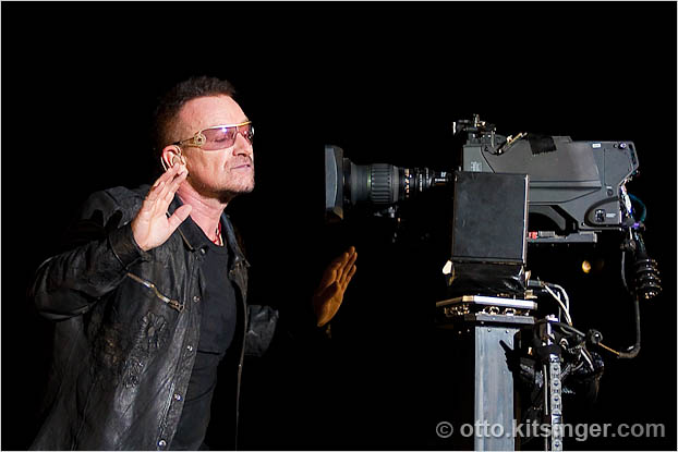 Live U2 concert photo of Bono